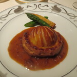 アピシウス - ホロホロ鳥とフォアグラのパイ包み焼き