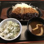 Katsusen - 味噌かつ定食