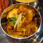 チャミヤラキッチン - ('13/08）日替わりカレー（日替わりカレーはサブジになる事が多く、本日はズッキーニと豆腐だった）酒のつまみにもってこいだがランチタイムなのでビールは自粛したのは言うまでもない