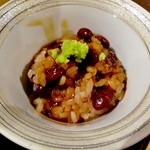 寿庵 - 甘辛い餡と山葵を載せて