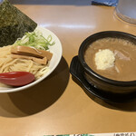 つけめんや 泉 - ドロドロでグツグツ