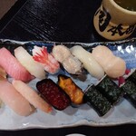 清寿司 - 本店鮨 3,000円(税込)カズノコは変更。
★鉄火巻1本 340円(3で割った)。