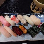 Kiyozushi - 本店鮨 3,000円(税込)カズノコは変更。
                      ★鉄火巻1本 340円(3で割った)。