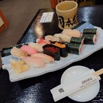 清寿司 - 本店鮨 3,000円(税込)カズノコは変更。
★鉄火巻1本 340円(3で割った)。
