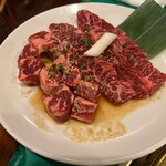 焼肉 明洞 - ハラミと中落ちカルビ(サイコロ)