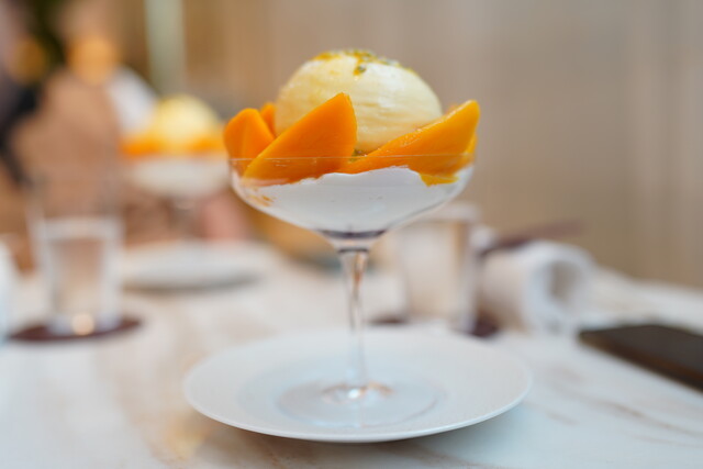 LOUIS VUITTON スイーツセット 3種 ル・カフェ・ヴィー （LE CAFE V） - 銀座/カフェ | 食べログ