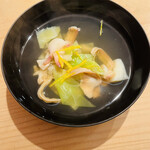 鮨 一二郎 - 春キャベツと北寄貝の吸い物