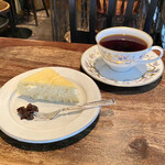 Kusamakura - 自家製ケーキ(チーズ)、本日の珈琲：エチオピア(イルガチェフェG1ブナブナ ナチュラル)