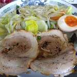 中華麺房 東龍 - 反対側からパチリ♯はみ出てしまいます❗