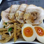 中華麺房 東龍 - 「つまみ３点盛」着皿＼(^o^)／　あまりのボリュームにビックリ❗❗(゜o゜;❗