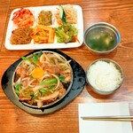 韓国家庭料理ジャンモ - 2023年5月8日(月)  鉄板ねぎ塩豚炒めセット····1,250円