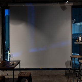 Beer Bars where you can watch sports on an extra-large projector◎