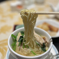 老香港酒家京都 - 麺はプッツンと切れる独特の歯応え