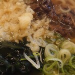 鶏とうどん 源次郎 - 4種の具材のオーケストラじゃ