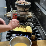 盛まつ - 厨房。七輪まで完備。