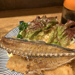 盛まつ - アジフライの骨。めっちゃ美味しい。