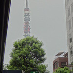 スターバックス・コーヒー - テラス席から東京タワーを望む