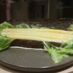 フィエルテ - 北海道産ホワイトアスパラのカカオニブの塩釜焼き