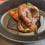 ビストロ デ トロワ - ガルシア産栗豚のソテー