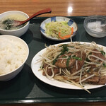 山東厨房 - 「ニラレバ炒め定食」600円