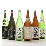 h Buta sute - 厳選した三重県産の日本酒を中心にこだわりの日本酒を用意。