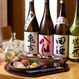 日本酒とワイン各種を取り揃えております。