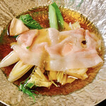 Tachibanaya - 温海小名部産桜美豚 山菜鍋 醤油出汁　火入れ後