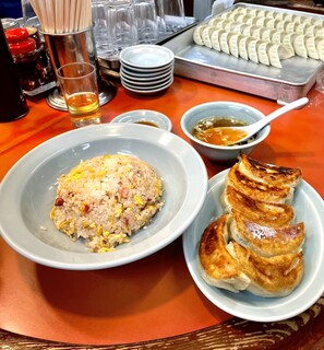 丸吉飯店 - 炒飯と餃子