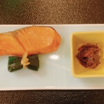 Tachibanaya - 減塩紅鮭、昆布巻き、雲丹椎茸添