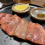 Sumibiyakiniku Tarou - 上タン 1430円