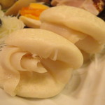 レンゲ - タパス盛合せ5種:烏骨鶏の味玉子 アルバ産トリュフ塩で、自家製ラルドバーガー、冷製のビーフン キャビアで、四川風よだれ鶏、はまぐりのフリット 花山椒塩で5