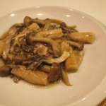 レンゲ - 生湯葉と茸の炒めもの1