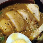 札幌スープカレーBAR 暖 - チキンのアップ