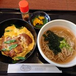 レストランハウス　Carte - 令和5年5月 ランチタイム
            日替わりランチ 700円
            カツ丼、かけ蕎麦、漬けもの