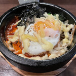韓国家庭料理 焼肉 明洞 - 石焼ビビンバ　チーズトッピング