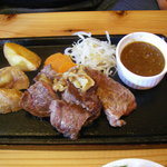 ステーキハウススフィーダ - オリジナルカットステーキ並盛り１８０グラム