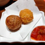 沖縄料理 金魚 三宮本店 - タコスボールと沖縄コロッケ