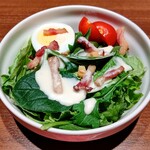 沖縄料理 金魚 三宮本店 - アグー豚ベーコンのシーザーサラダ