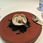 メイ - 毛蟹、ズワイガニ、タラバガニのコロッケ、カニ味噌のソース。