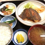 あほだら亭 - 今日の4番、魚のから揚げ（カレイ切り身）