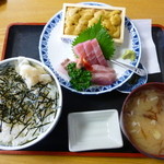 寿司吉 - 寿司吉さんで１番高いメニューうに丼１５００円(*´д｀*)