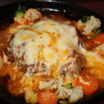 カフェ リーフ - 鉄板ハンバーググラタン　ﾎﾜｲﾄｿｰｽとﾁｰｽﾞがとろーり