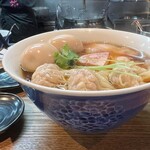 らぁ麺 紫陽花 - 醤油わんたん麺、味玉2個