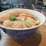 らぁ麺 紫陽花 - 醤油わんたん麺、味玉2個