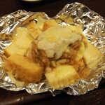 金町製麺 - 厚揚げの鶏味噌チーズ焼き