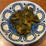 Nishibashi Shokudou - 炒飯に付属の漬物（高菜）