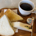 喫茶の散歩路 もと - ある朝のモーニング。ブレンド380円