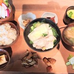花様 - メインB,豚肉と白菜と小松菜の生姜和風餡かけ
