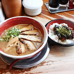 麺王 - チャーシュー麺、チャーシュー丼