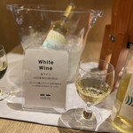 TWIN-LINE HOTEL - まずはスペインの白ワインを♪
